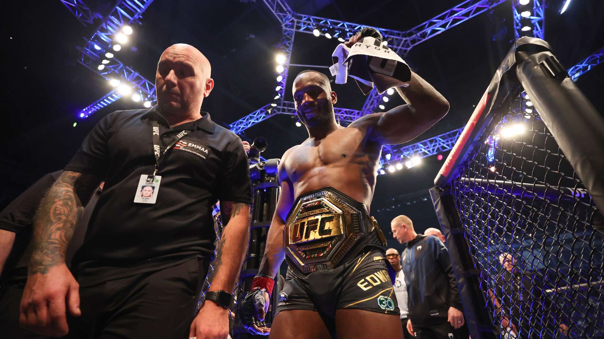 与其他球迷 与其他球迷