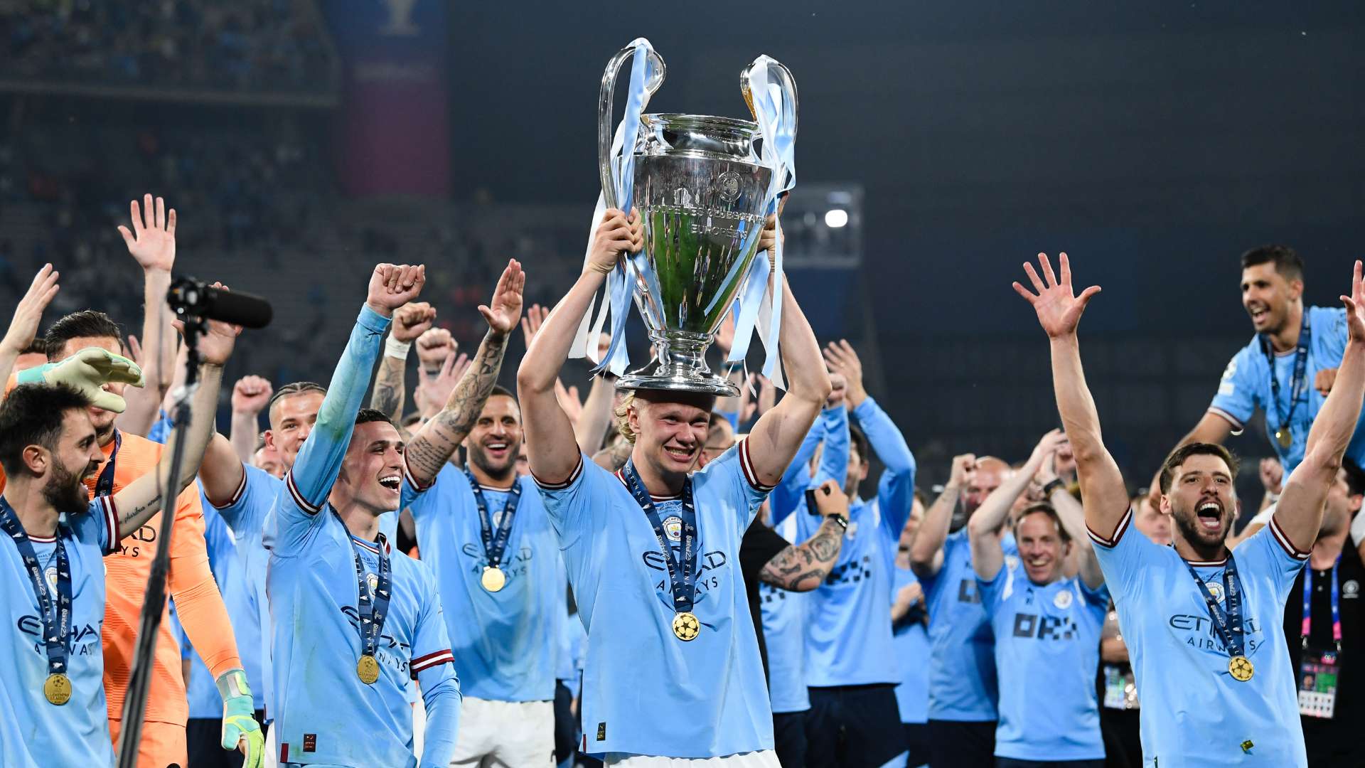 两位球员在 两位球员在